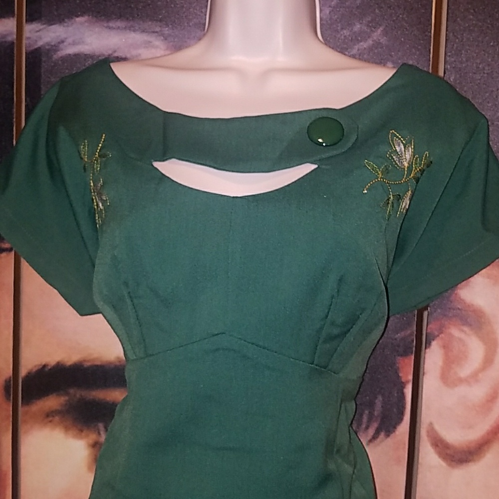 Tatyana Sierra Green 1950’s Pinup Pencil Dress w Peek-a-Boo Embroidery Neckline - Picture 3 of 8